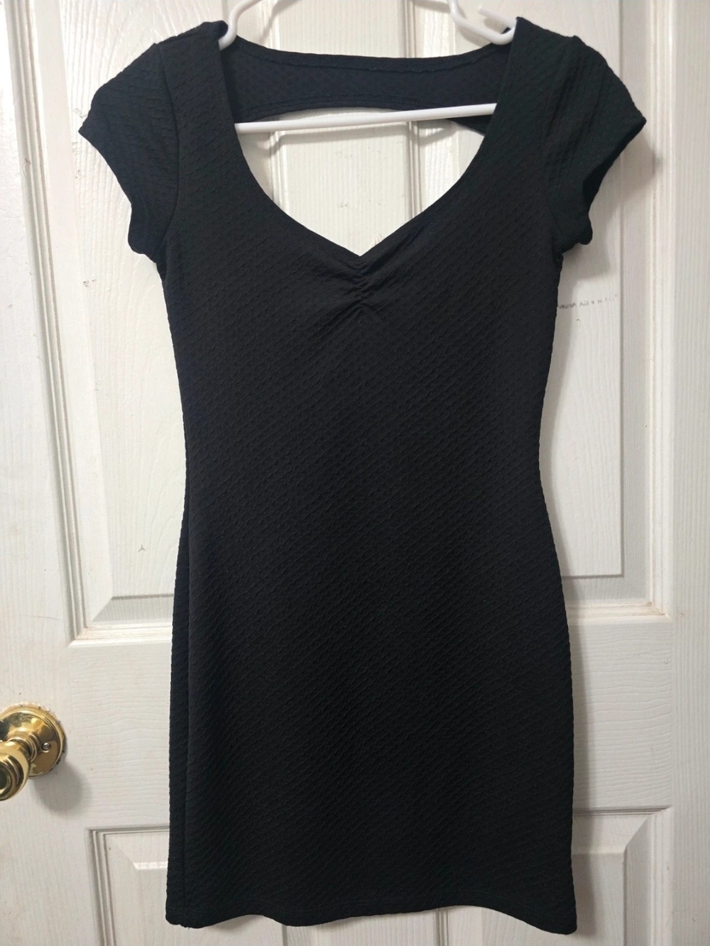 Wet Seal Black Textured Cap-Sleeve V-Neck Dress